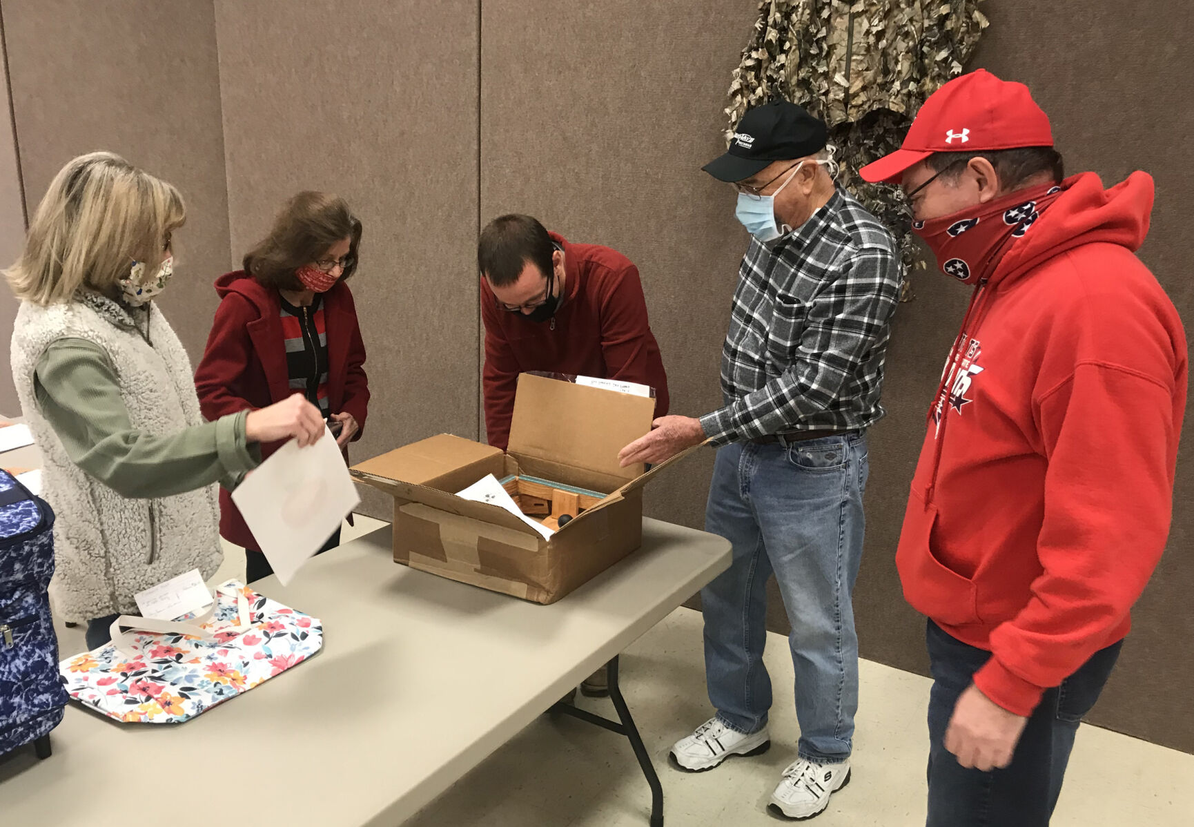 PARIS TN: Preparing some of Helping Hand auction items